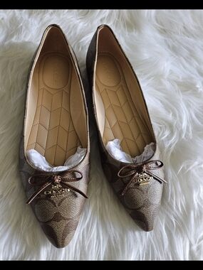 Coach Brown Signature Pointed-Toe Ballet Flats with Bow NWT Size 8 PRICE is FIRM